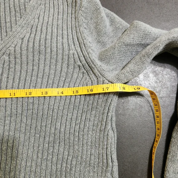 Ann Taylor V-Neck Ribbed Sweater - Picture 3 of 5